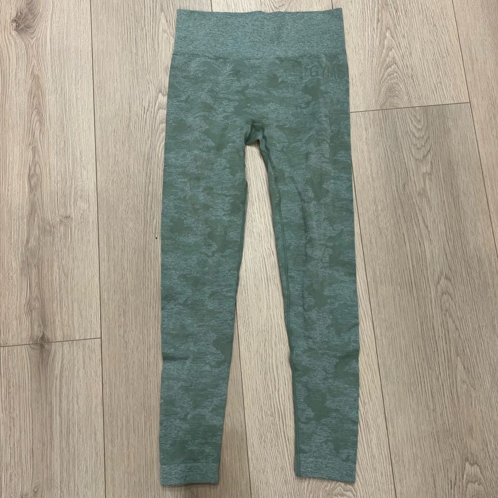 Gymshark green camouflage workout leggings size small women’s